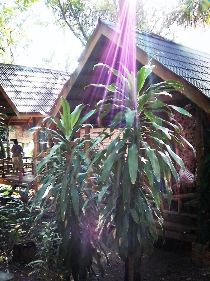 Hutyee Boat Bungalow Koh Lanta Exterior foto