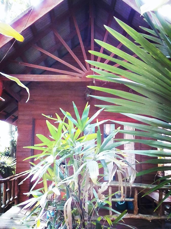 Hutyee Boat Bungalow Koh Lanta Exterior foto