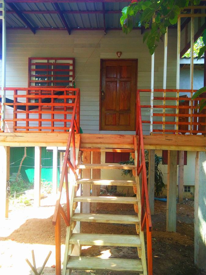 Hutyee Boat Bungalow Koh Lanta Exterior foto